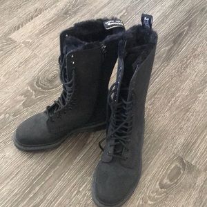 Doc Martens size 7 black boots